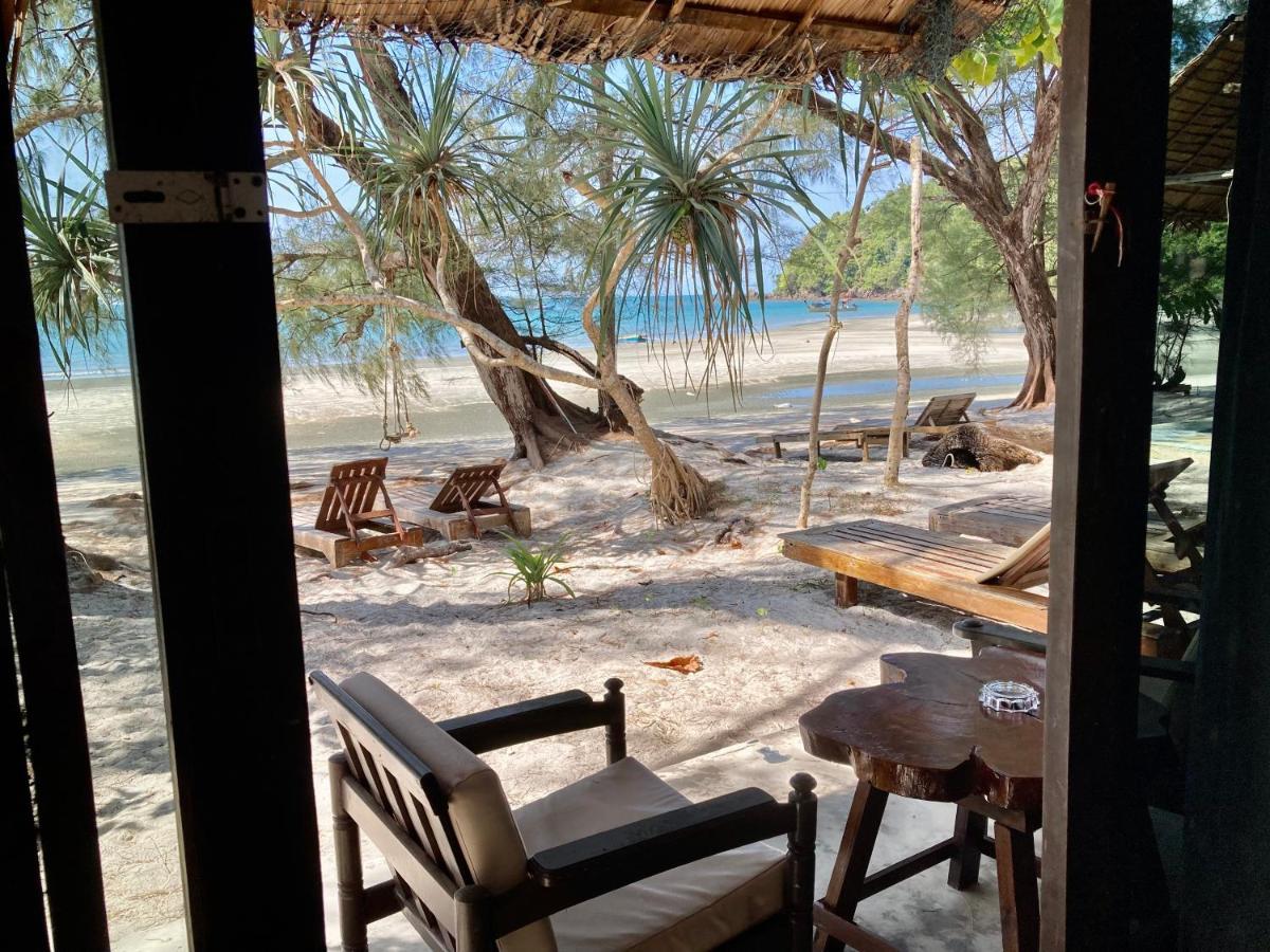 La Ong Lay Hotel Koh Phayam Exterior foto
