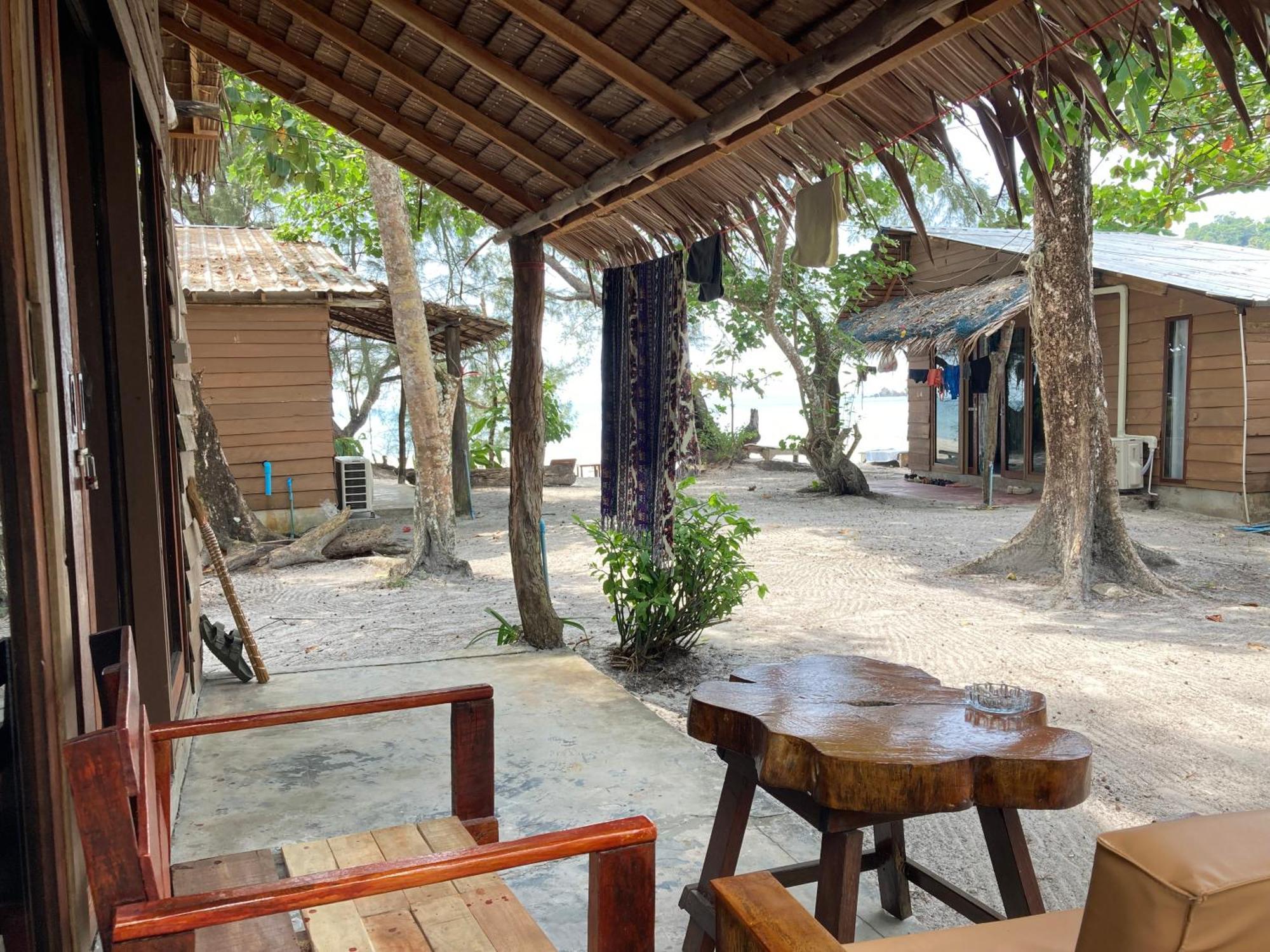 La Ong Lay Hotel Koh Phayam Exterior foto