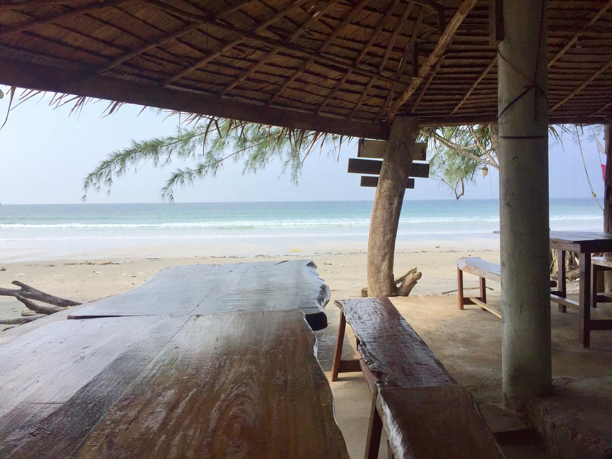 La Ong Lay Hotel Koh Phayam Exterior foto