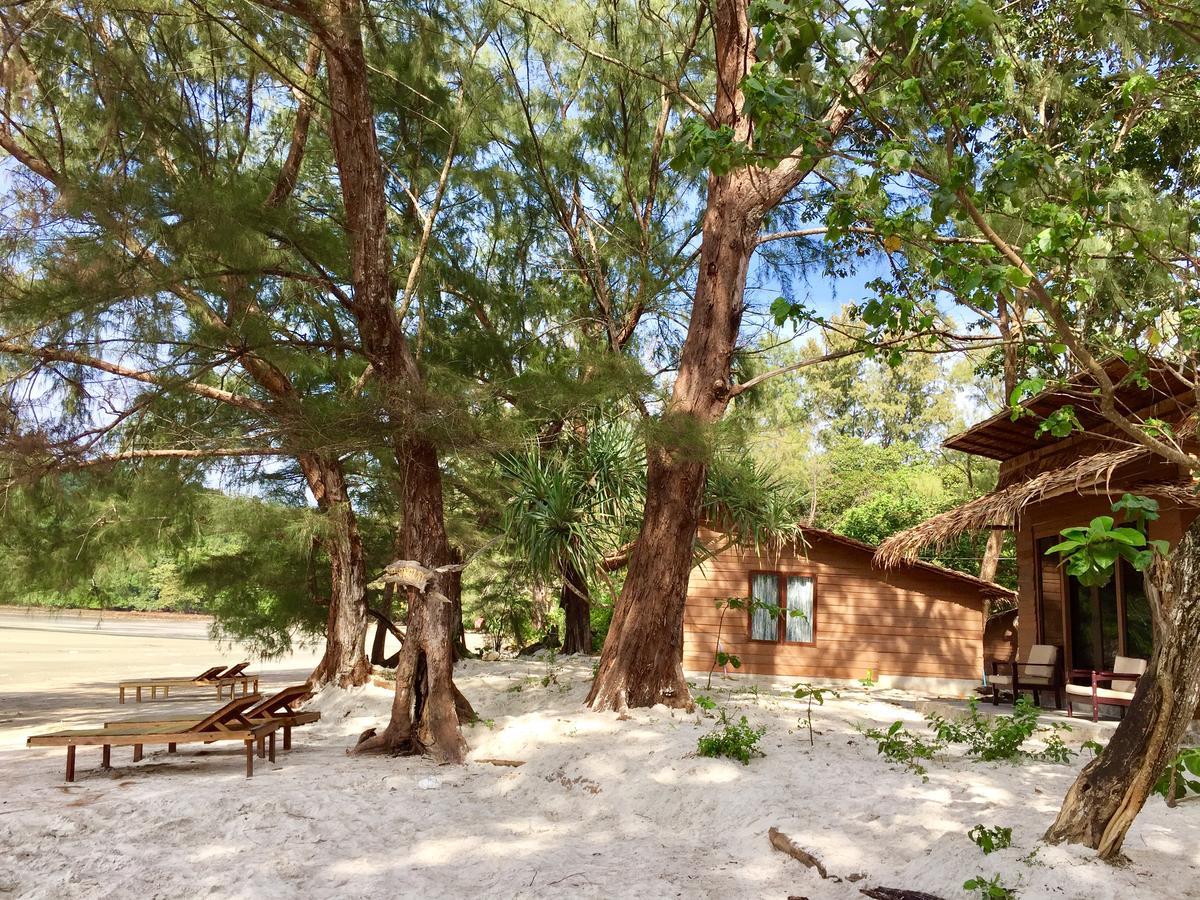 La Ong Lay Hotel Koh Phayam Exterior foto