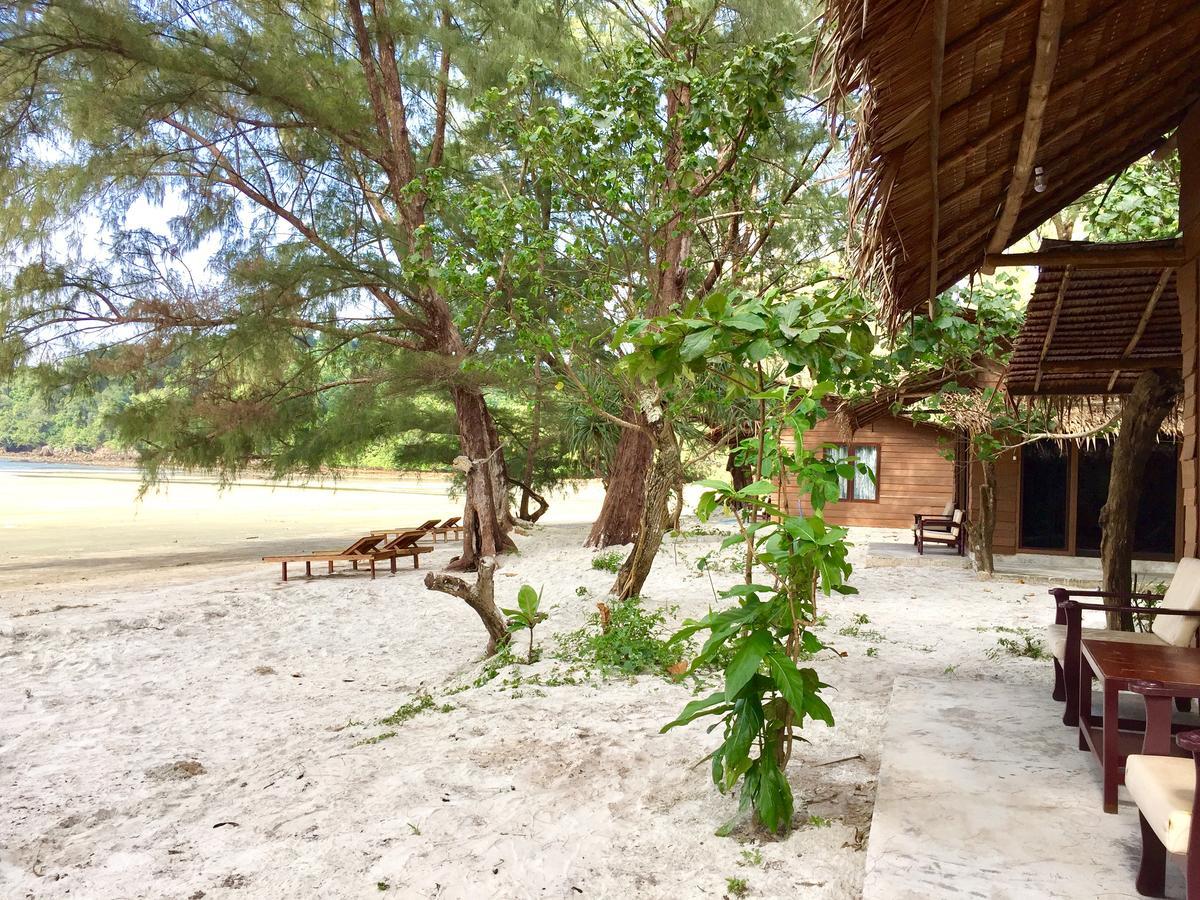 La Ong Lay Hotel Koh Phayam Exterior foto