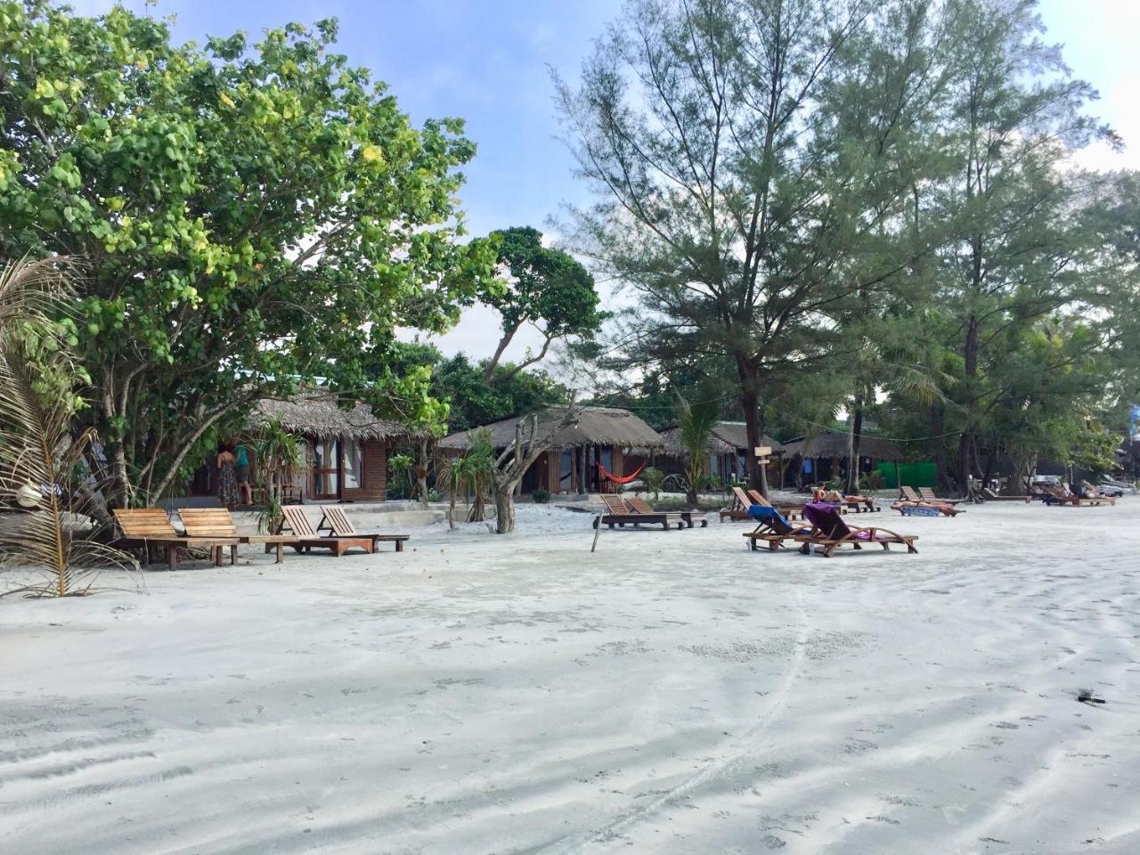 La Ong Lay Hotel Koh Phayam Exterior foto
