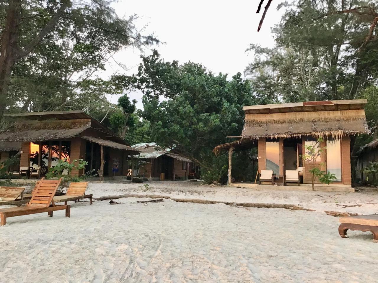La Ong Lay Hotel Koh Phayam Exterior foto